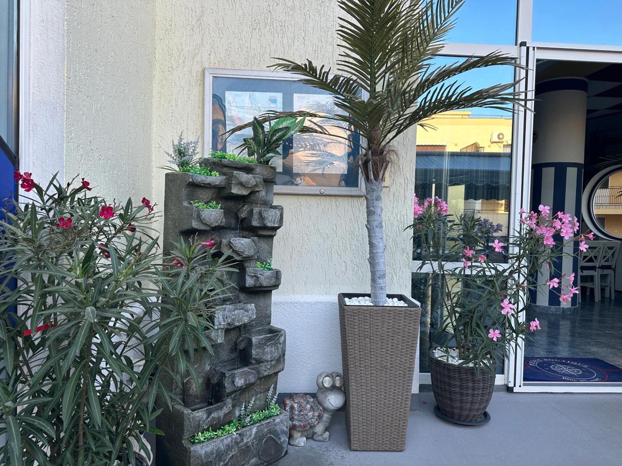 Plexus Boutique Hotel Eforie Sud  Buitenkant foto